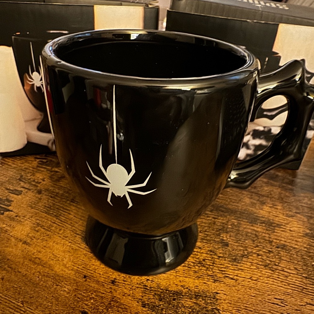 Set of 2 Black Spider Mugs